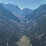 La réserve forestière du Val d'Arpette est la première située dans le Val d'Entremont.